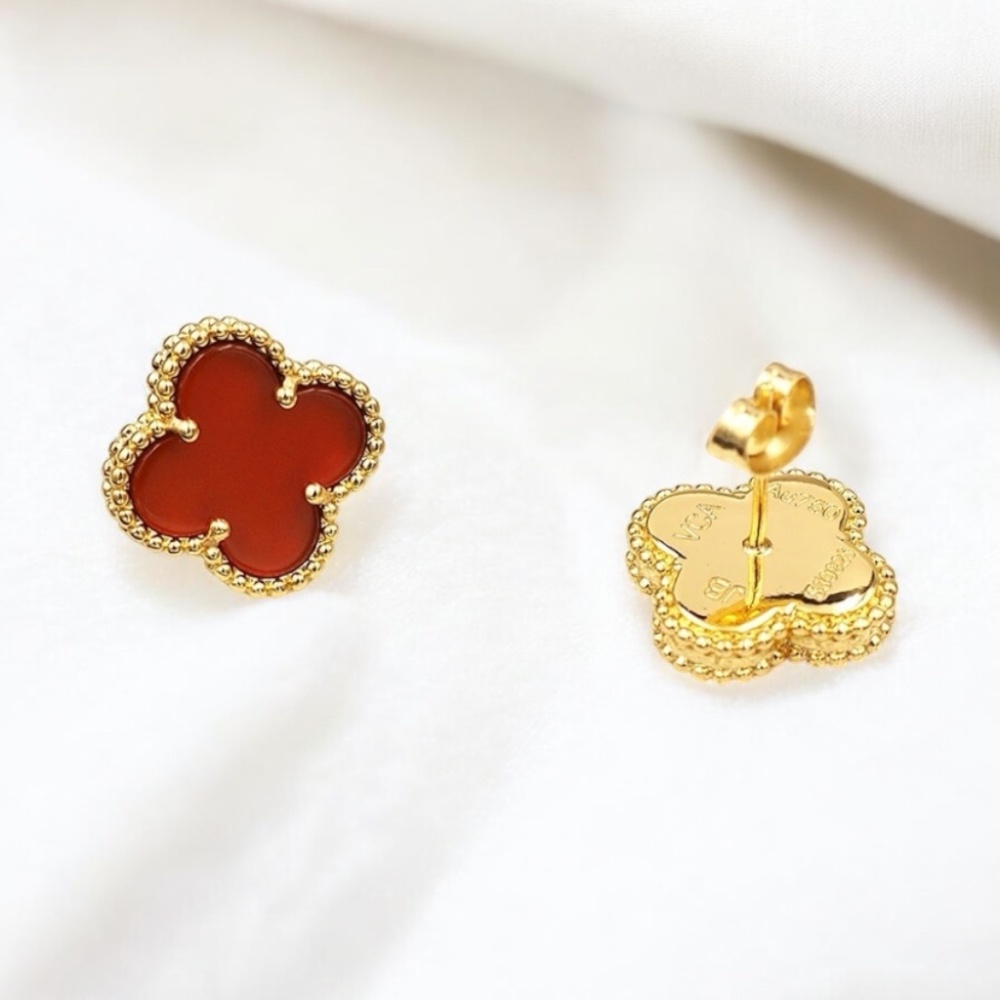 New 18k Gold Plated Clover Earrings - Picture 7 of 9